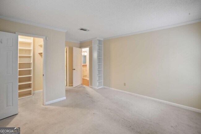 Building Photo - 202 Peachtree Forest Dr