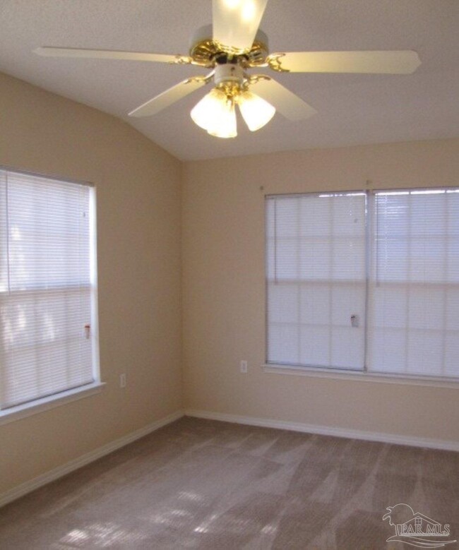 Building Photo - 116 Wildflower Ln