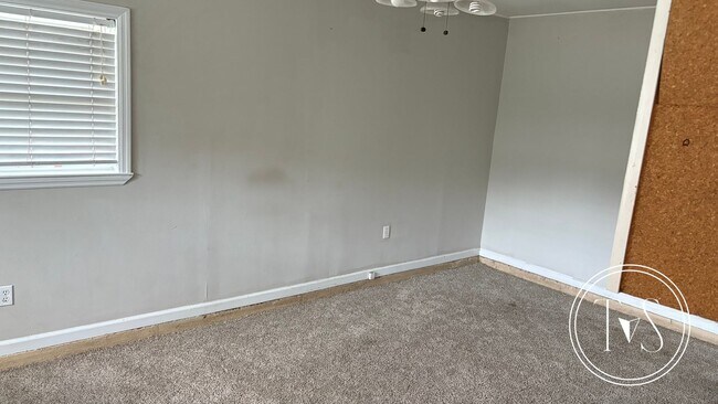 Building Photo - WINTER MOVE-IN SPECIAL: 50% OFF 1st FULL MONTH'S RENT!**