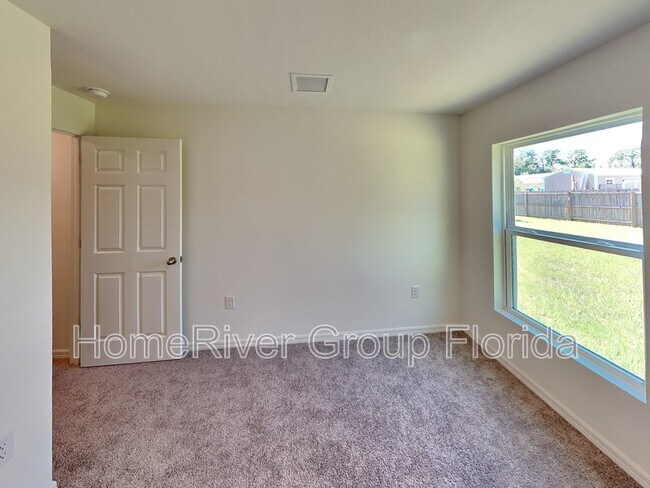 Building Photo - 2748 Cranbrook Ave