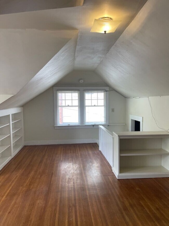 Building Photo - Piedmont Home w/ Large Attic Loft
