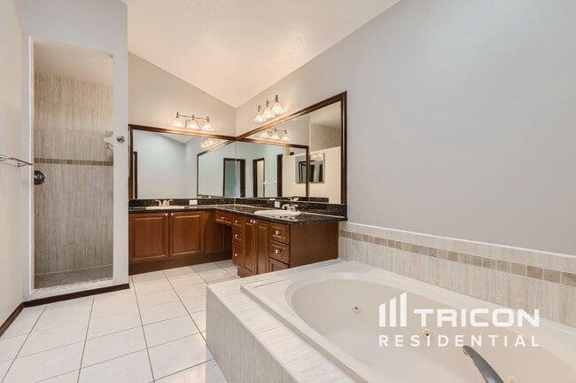 Building Photo - 10288 60th Cir N