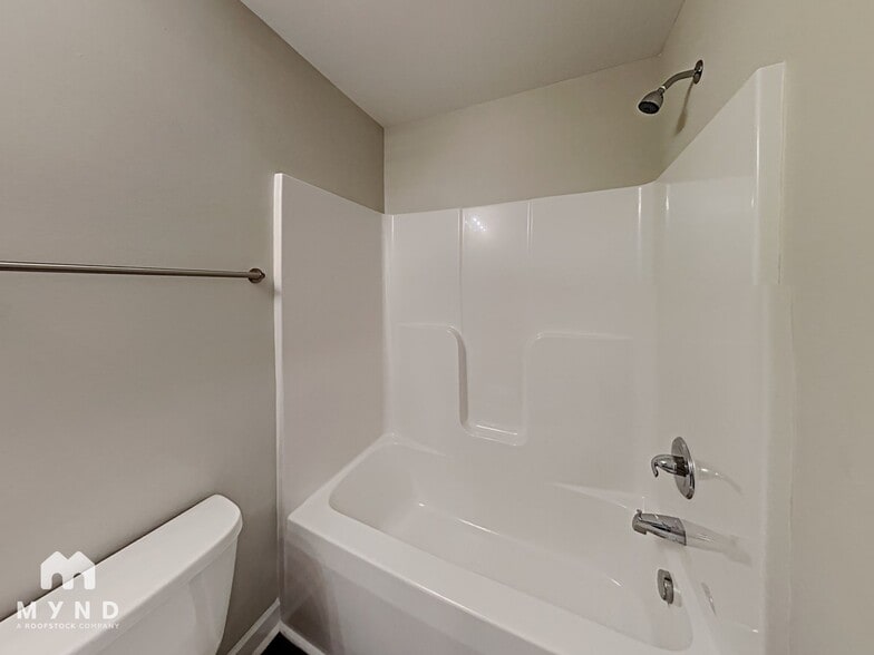 Building Photo - 329 Kimball St