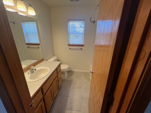Building Photo - 7403 Shadowwood Ct NE