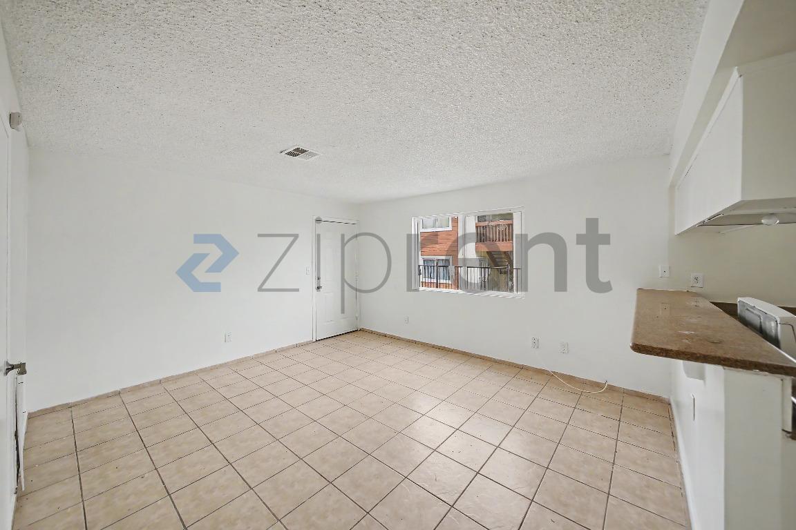 Building Photo - Unit unit A
