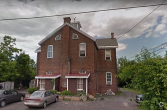 Building Photo - 225-225 Newkirk St