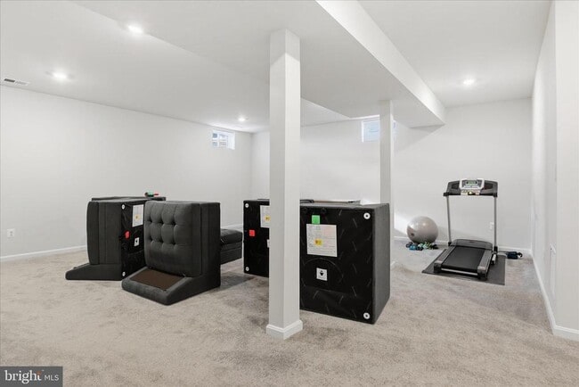 Building Photo - 889 Barksdale Dr