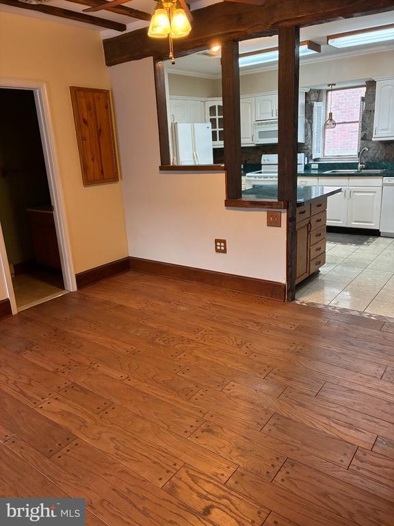 Building Photo - 16 Catalpa Ct