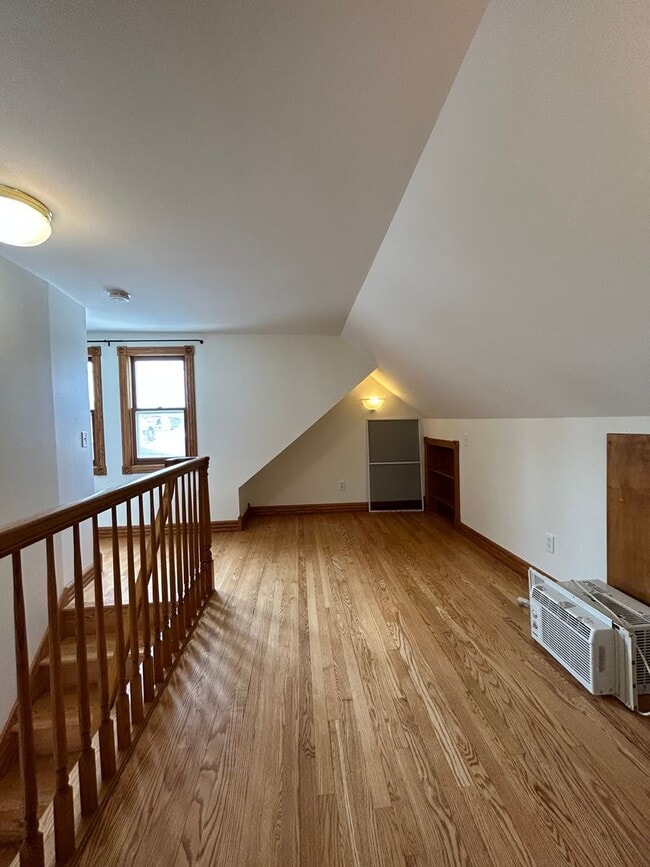 Building Photo - Beautiful 2 Bedroom 2 Bathroom House