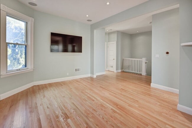 Building Photo - Your home sweet home in San Francisco is in the Noe Valley Neighborhood!