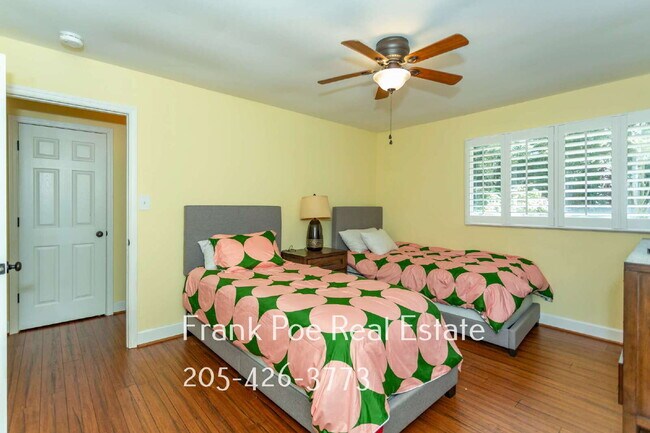 Building Photo - Charming 3-Bedroom Condominium in Birmingham!