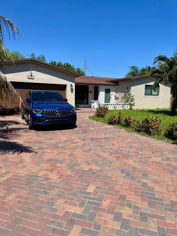 Primary Photo - 7619 Dilido Blvd