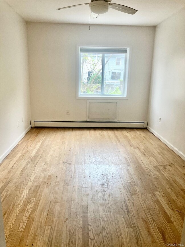 Building Photo - 770 E 161st St