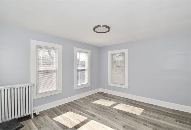 Building Photo - 30 Day St