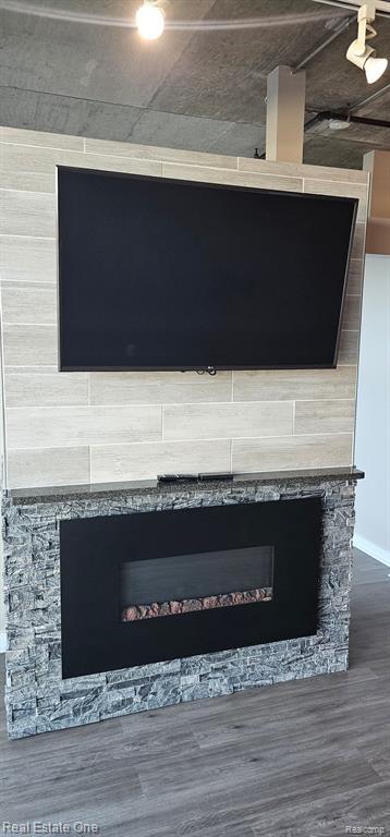 Building Photo - 100 W Fifth St