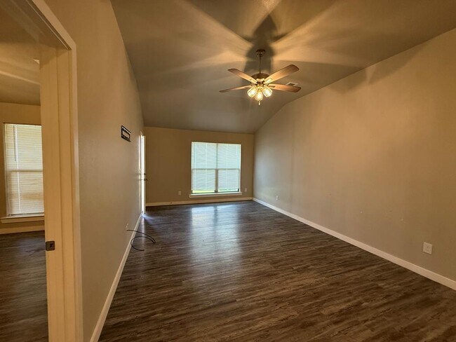 Building Photo - 65 Maverick Dr