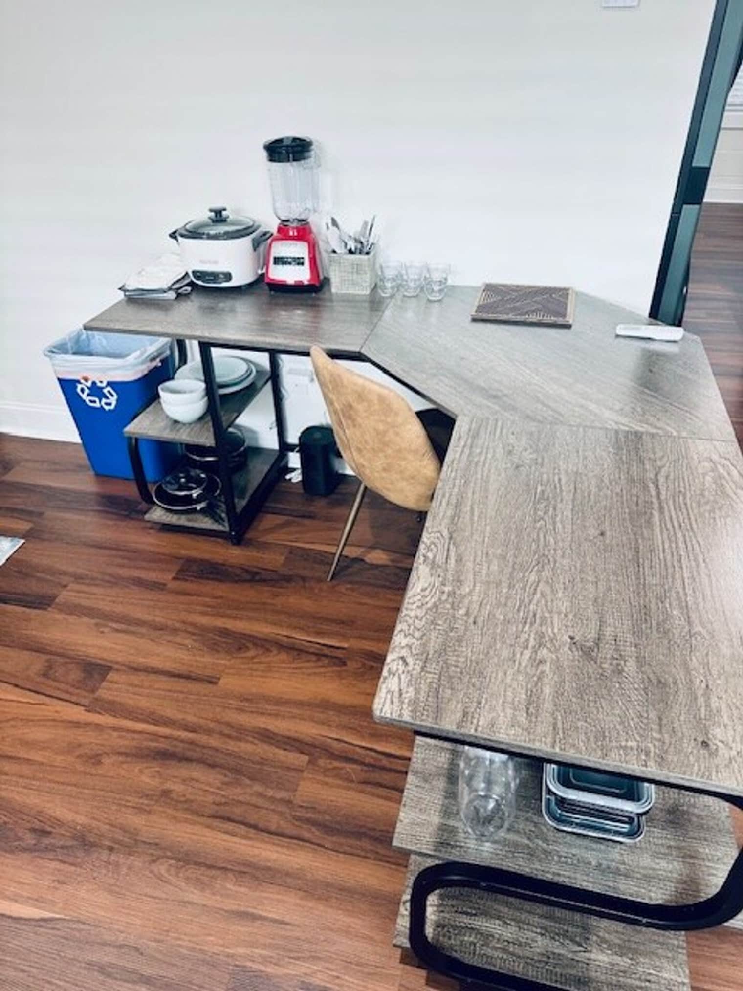 Building Photo - 107 David St