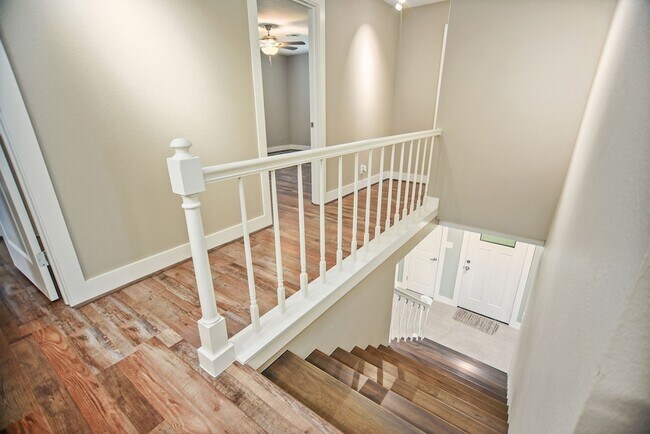 Building Photo - 8 Las Brisas Pl
