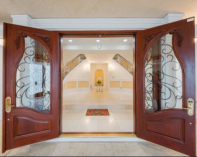 Building Photo - NO MIN CREDIT SCORE REQUIRED, BK OKAY, PAST EVICTION OKAY!, BACKGROUND FRIENDLY. Apply at "The Re...