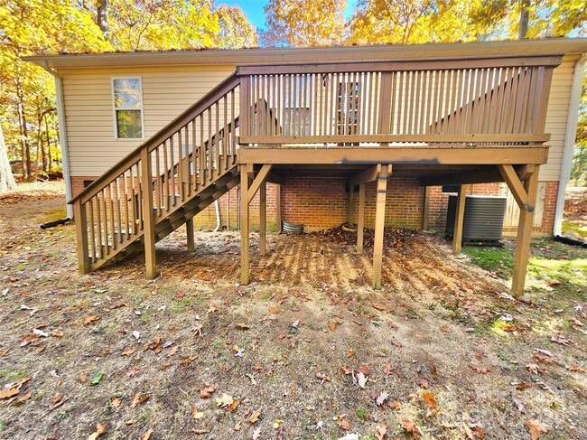 Building Photo - 209 Hickory Wood Dr