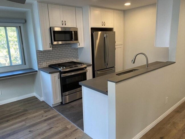 Building Photo - 2955 Columbia St