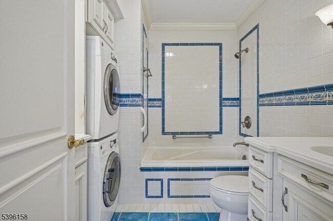 Building Photo - 1 Euclid Ave