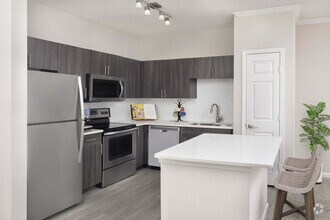 Building Photo - Camden Creekstone