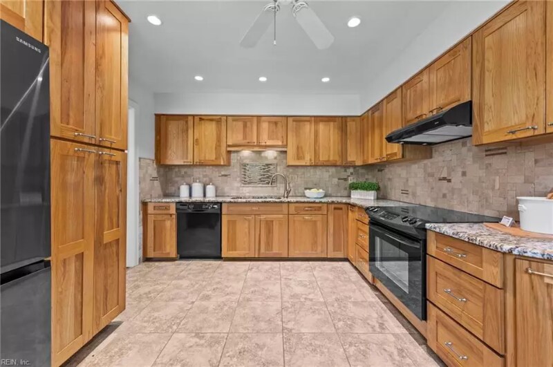 Building Photo - 4616 John Alden Rd