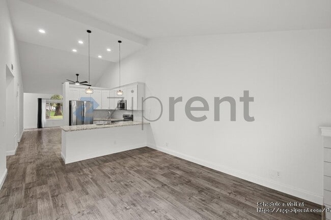 Building Photo - 106 Village Ct