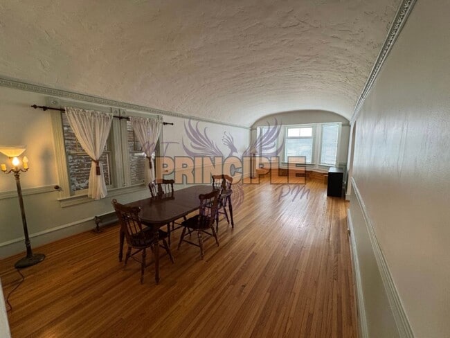 Building Photo - Charming Three-Bedroom Home with Garage and Yard