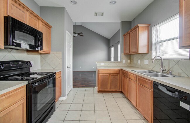 Building Photo - 14034 Chelseahurst Ln