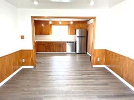 Building Photo - 6815 Moeser Ln