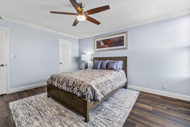 Building Photo - 14 Royal Palm Way