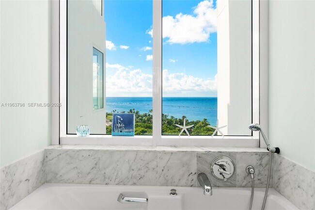 Building Photo - 400 South Pointe Dr