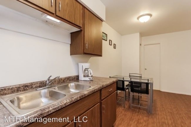 Building Photo - 1 br, 1 bath Apartment - 1605 Bacon Avenue