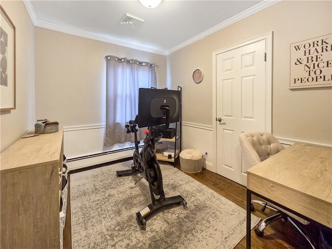 Building Photo - 10 Brayton Ave