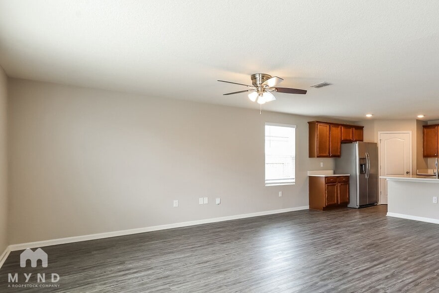 Building Photo - 2195 Pebble Point Dr