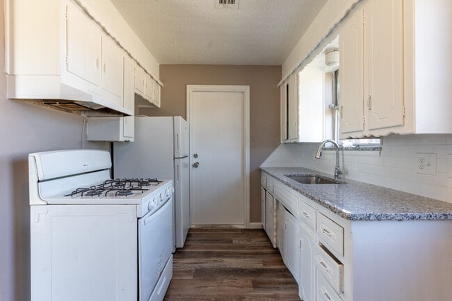 Building Photo - Spacious 4-Bedroom Home with Modern Updates and a Big Yard