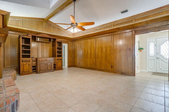 Building Photo - Great Move In Ready 3 Bedroom, 2 Bath Home Located in Northridge- Irving ISD- 75038