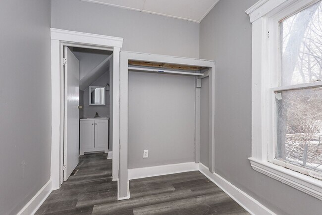 Building Photo - 2307 Garden Ave