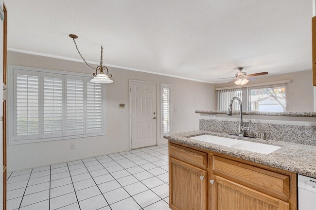 Building Photo - AMERICANA Property Mgmt - Gated 1st floor ...