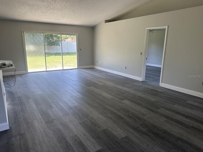 Building Photo - 100 Burroughs Dr