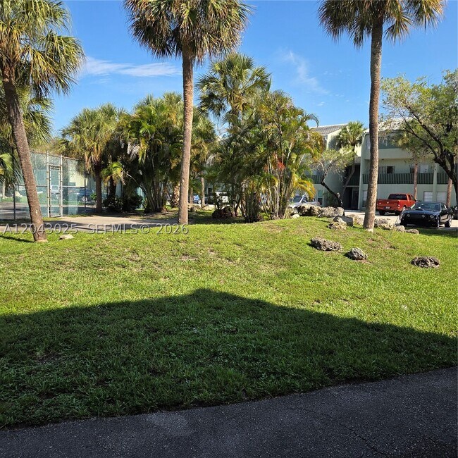 Building Photo - 8905 NW 28th Dr