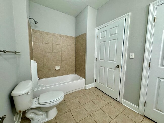 Building Photo - 3218 Veterans Memorial Pkwy