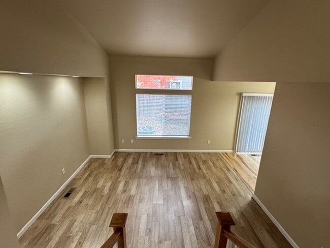 Building Photo - COME HOME TO COMFORT TO THIS 3 BEDROOM HOME IN A QUIET, TRANQUIL NEIGHBORHOOD