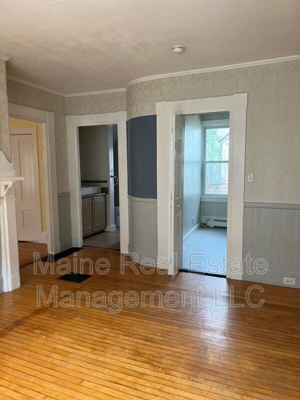 Building Photo - 365 Broadway