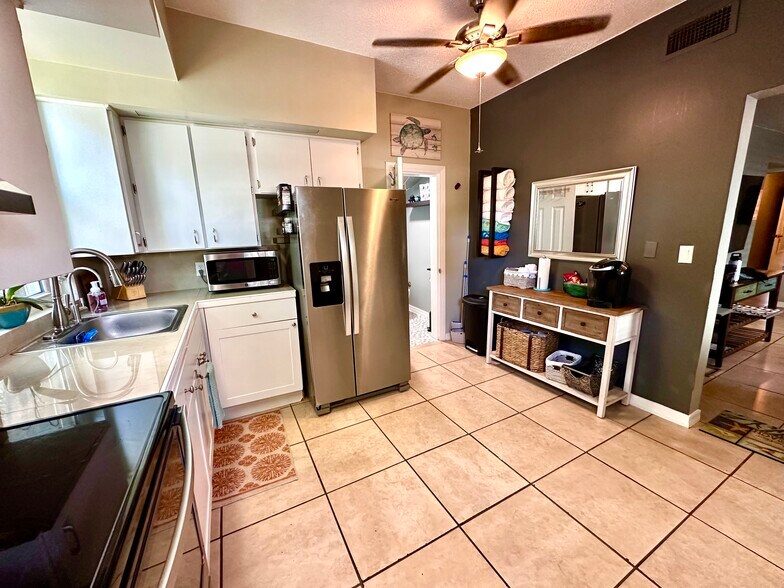 Building Photo - 313 Faulkner St