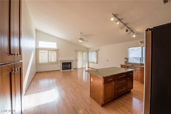 Building Photo - 682 Ladywood Ln