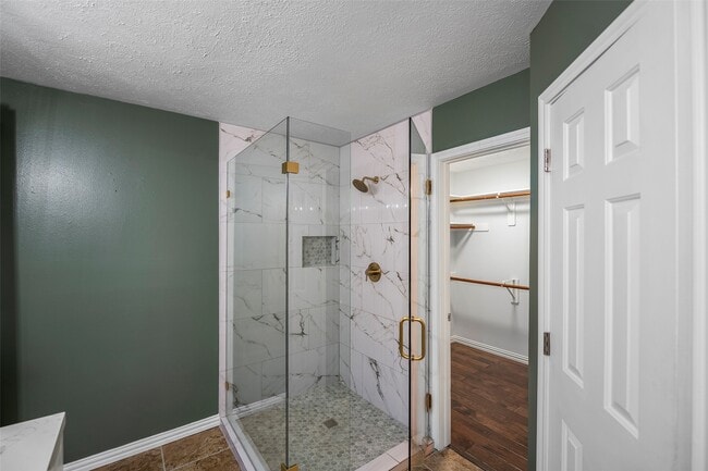 Building Photo - 20431 Fairfield Park Way