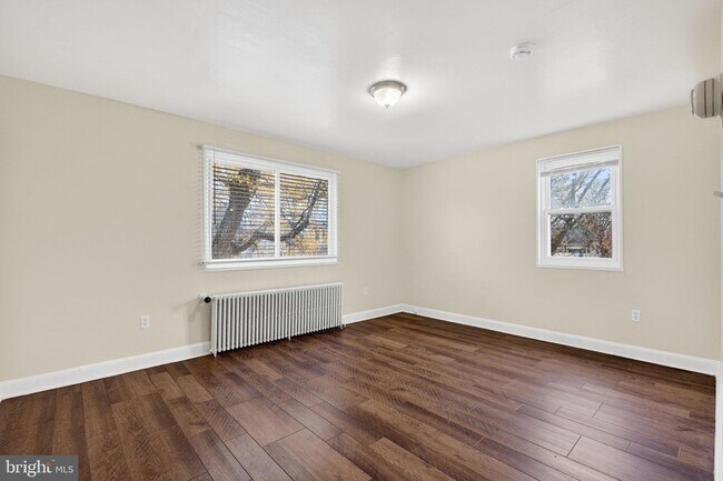 Building Photo - 3207 11th Pl SE